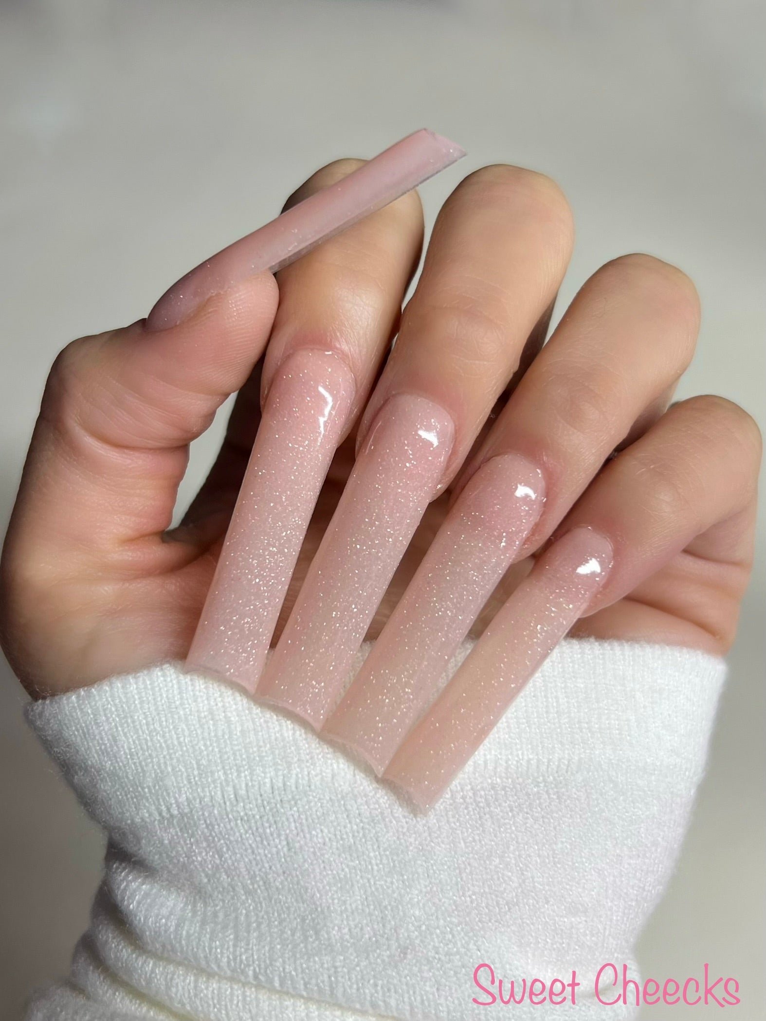 Buy 4 Acrylics & Get 1 FREE Monomer