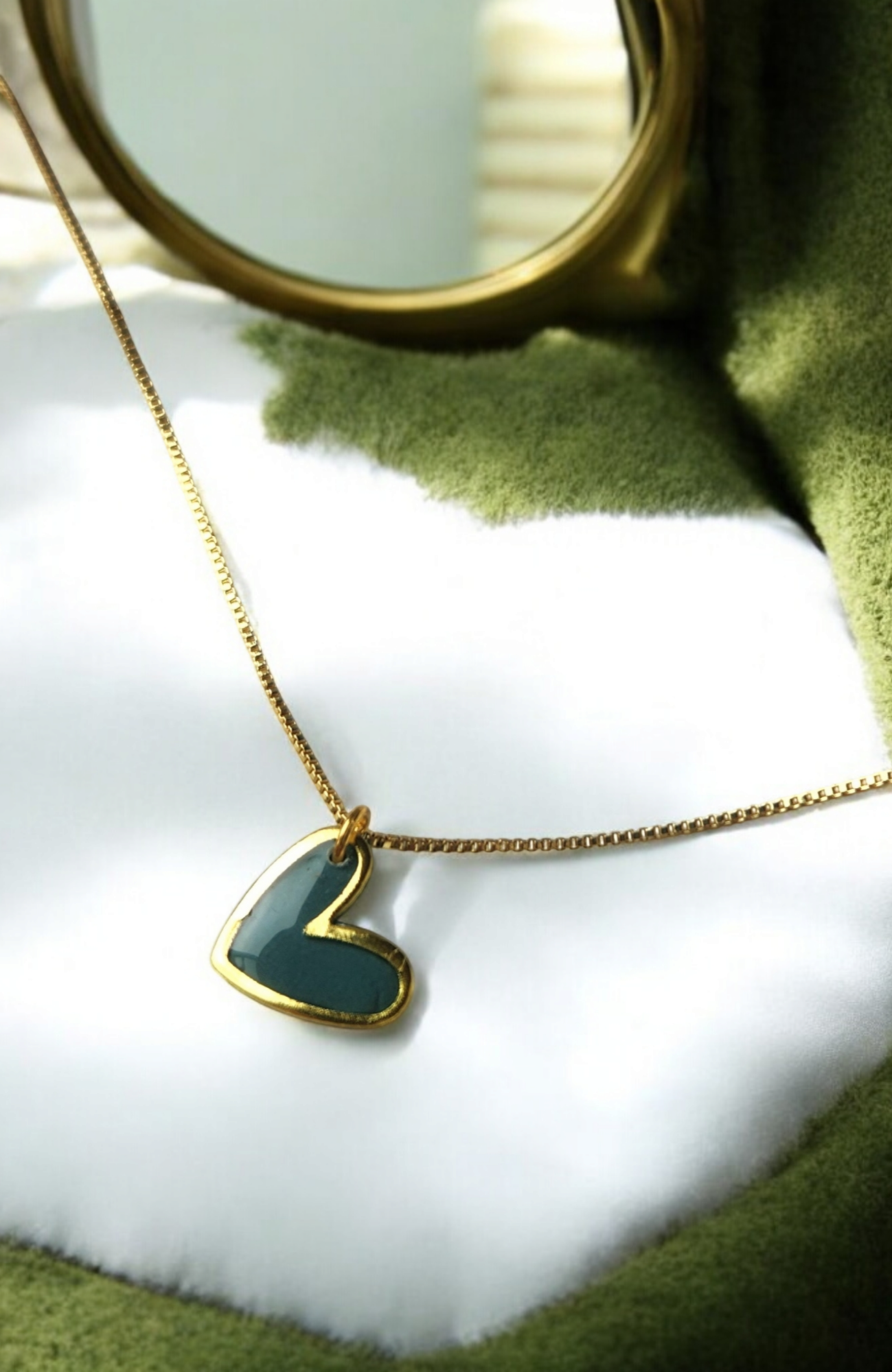 Gold heart necklace
