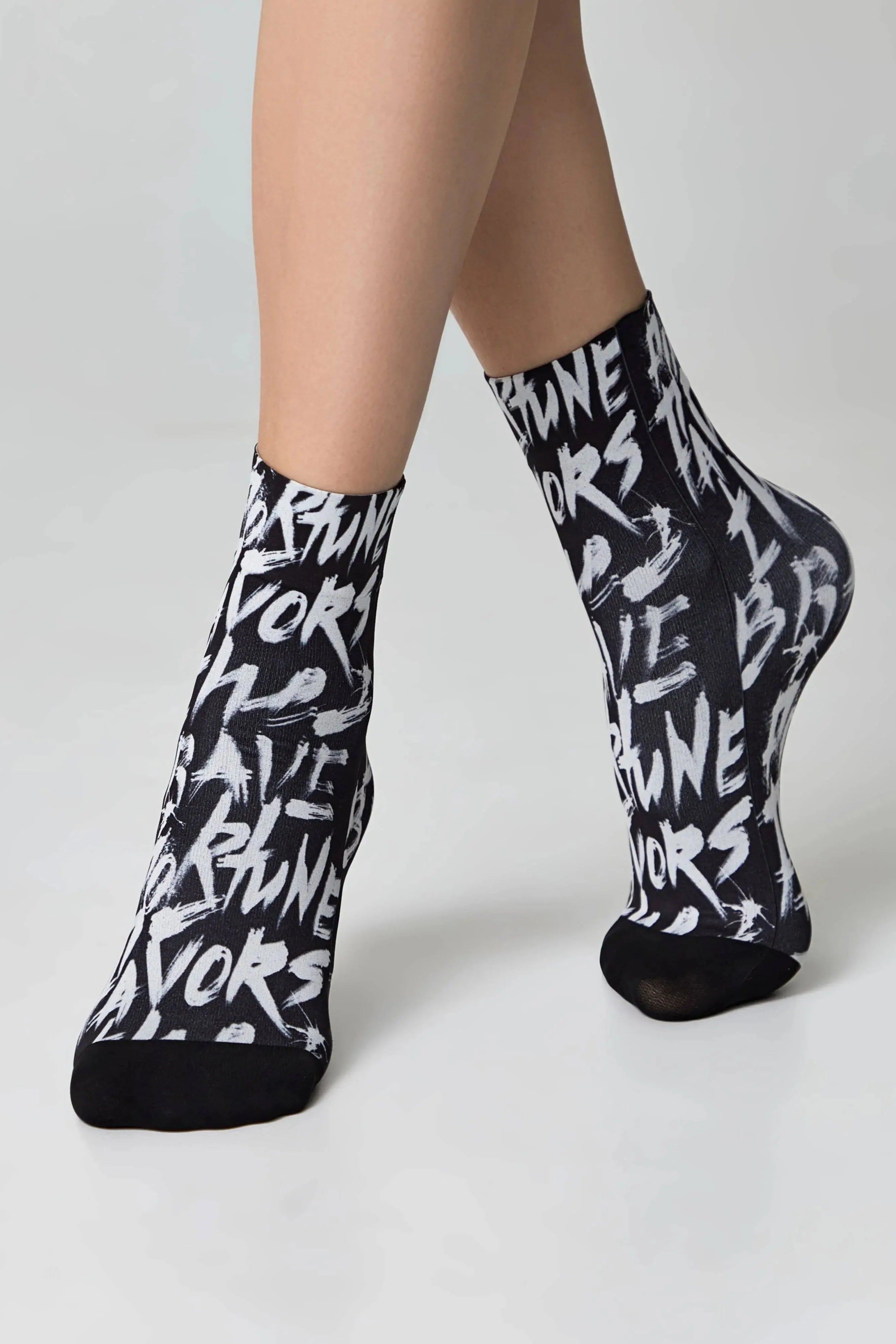 Dense Socks Conte Fantasy 911 - Brave Pattern